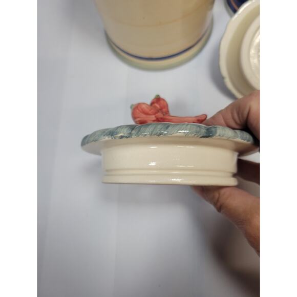 2 Vintage Vegetable Canisters Peppers Tomatoes Ceramic - Picture 5 of 7